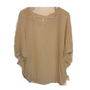 RENEE C. NWOT Lovely Unique Cream Pleated Blouse!